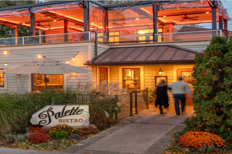 Palette Bistro Work and Travel USA